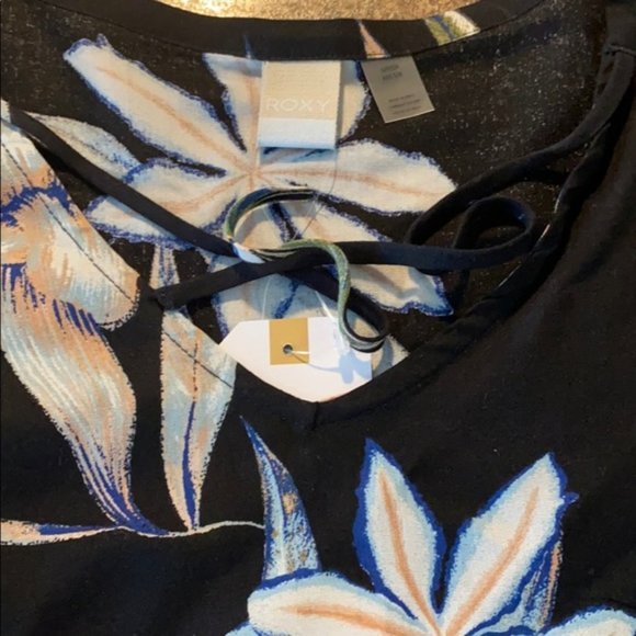 NWT - Roxy Black Long Sleeve Blouse Flower Pattern - Picture 3 of 11